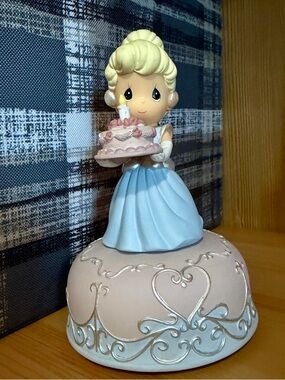 Precious Moments Disney Cinderella Musical Figurine - “A Dream Is A Wish”